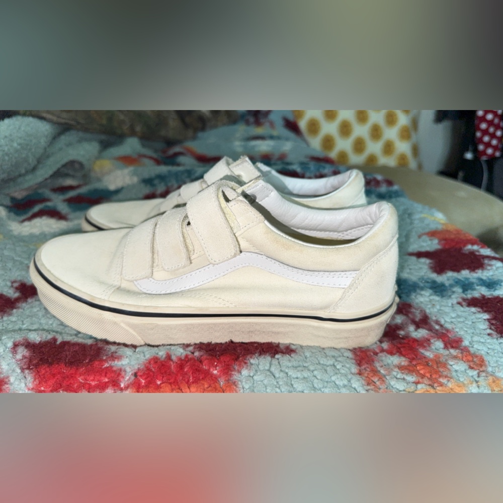 Woman’s off white Velcro vans. Worn a couple times.